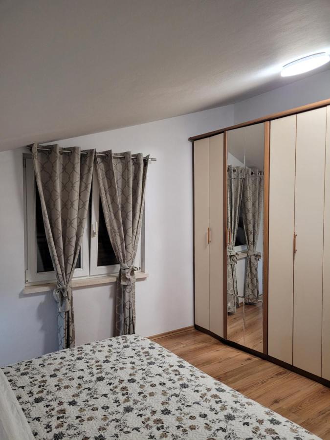 Mihe 1 Apartment Orebic